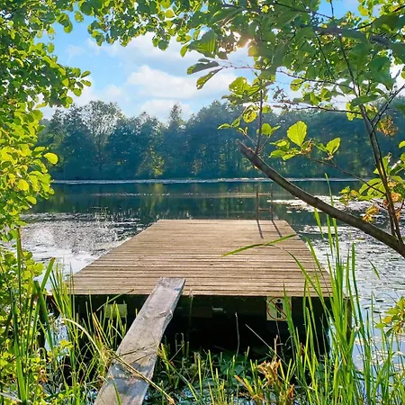 3 Bedroom Cozy In アパート